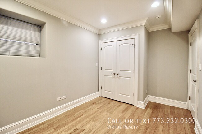 Building Photo - 5528 S Indiana Ave