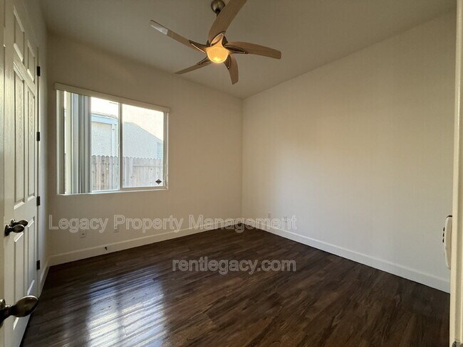 Building Photo - 1700 Charm Way