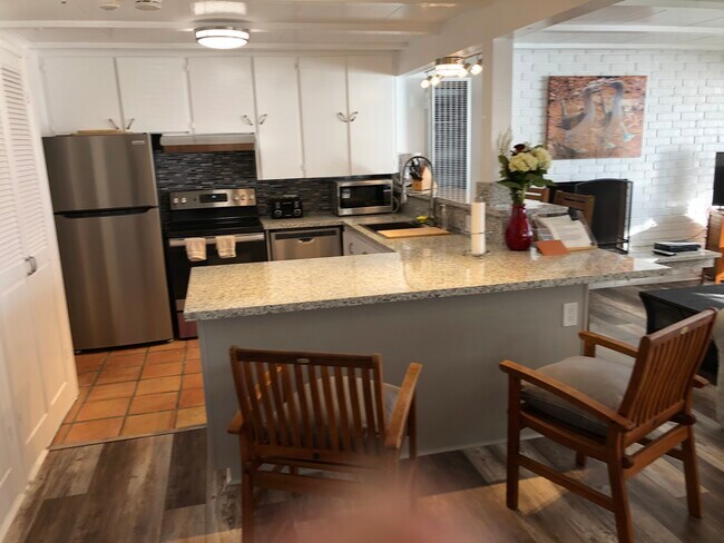 furnished comparable lower unit - 25414 Malibu Rd