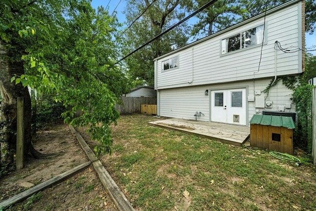 Building Photo - 13310 Ravensway Dr