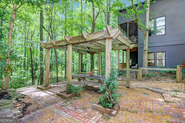 Building Photo - 9043 Selborne Ln