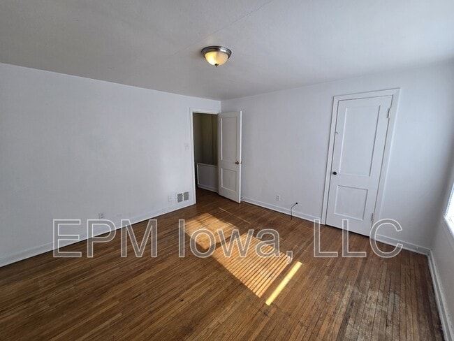 Building Photo - 251 Madison St