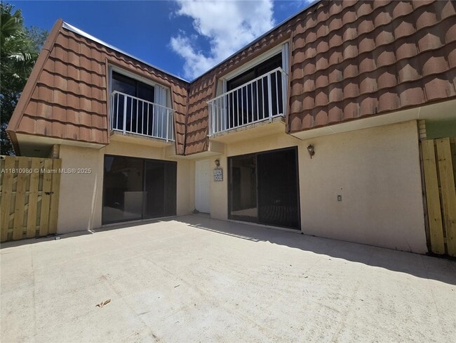 Building Photo - 824 Blue Ridge Cir