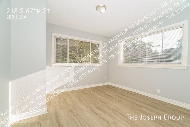 Building Photo - 218 S 67th St