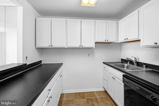 Building Photo - 28 Allegheny Ave
