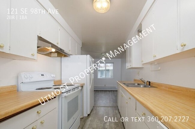 Building Photo - 121 SE 98th Ave