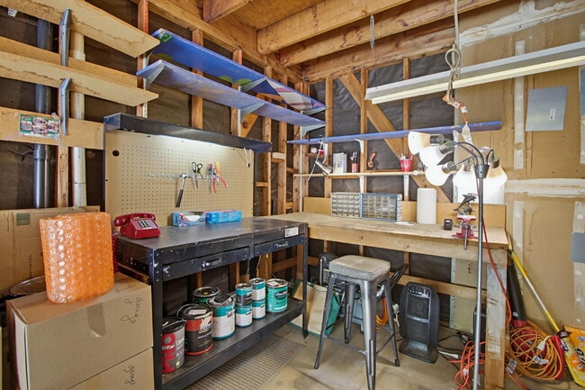 Building Photo - $3,200 - Charming 2-Bedroom + Optional 3rd Bedroom/Office Condo in Desirable Oaks North 55+ Commu...
