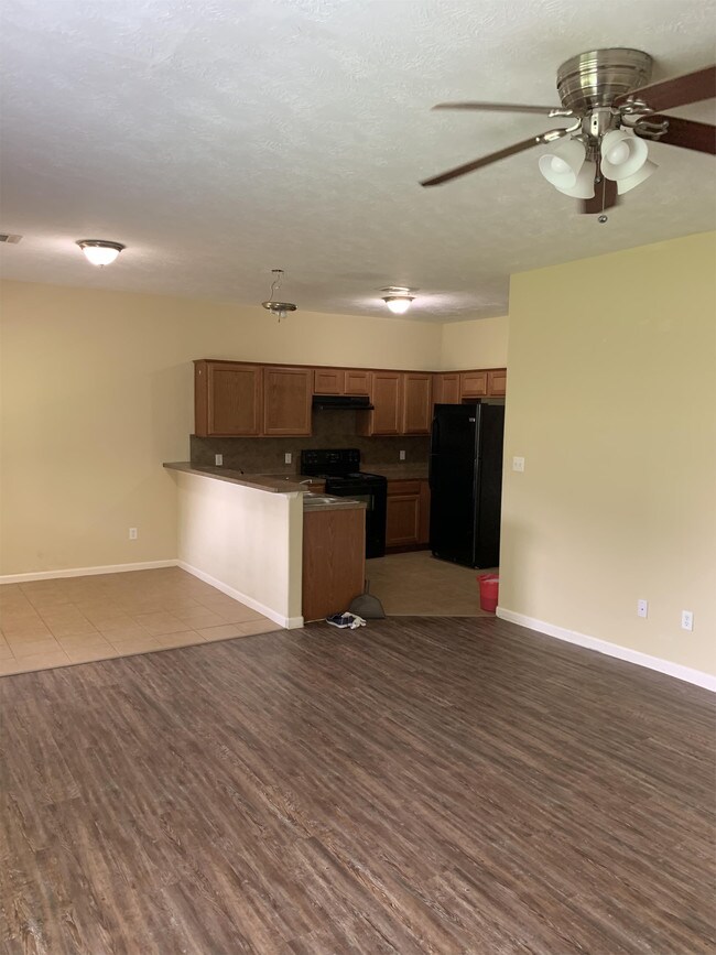 Building Photo - 21441 W Wallis Dr