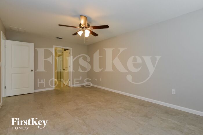 Building Photo - 465 Earhart Dr