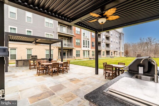 Building Photo - 7770 Belvale Dr