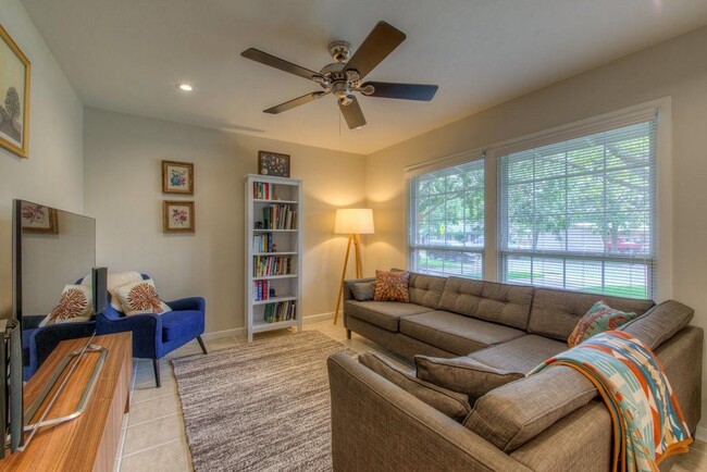 Building Photo - 7608 Delafield Ln