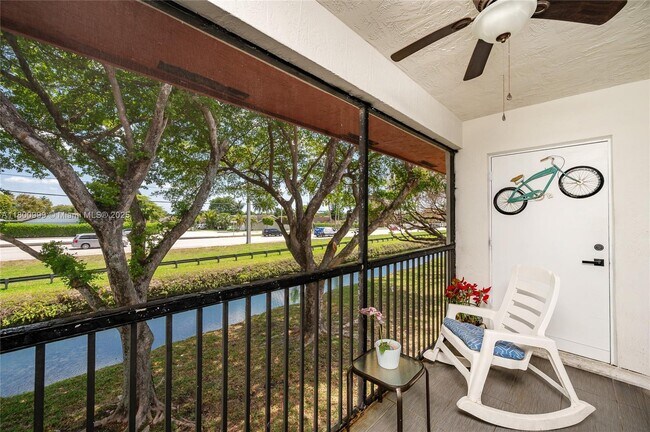 Building Photo - 9647 SW 138th Ave