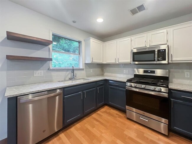 Building Photo - 7521 Peabody Dr