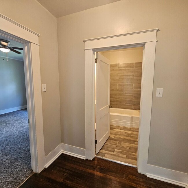 Building Photo - Beautifully Renovated 3 Bedroom 1 Bath Home