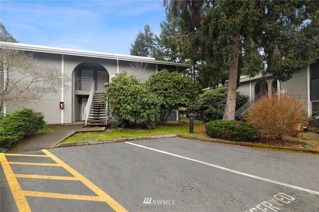 Building Photo - 17106 NE 45th St