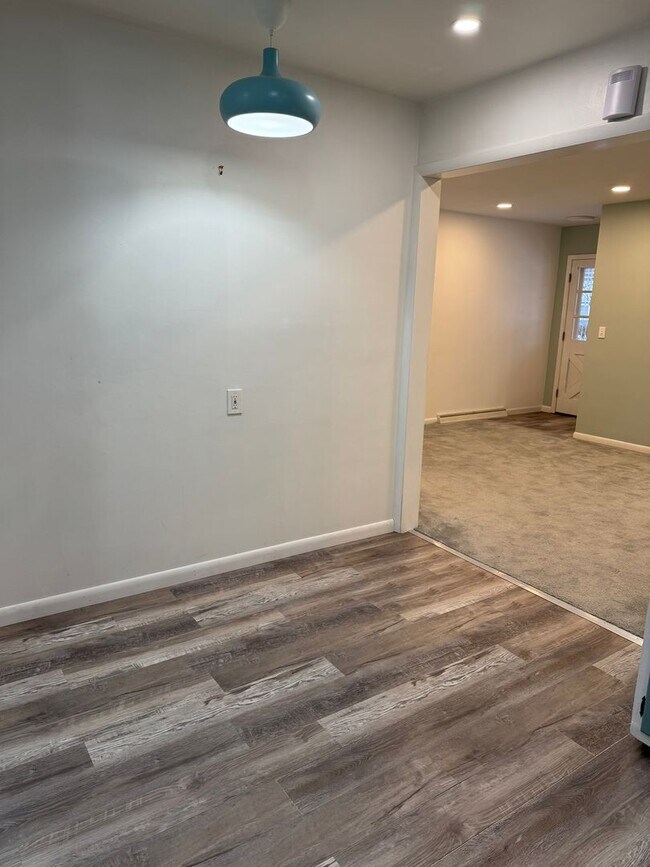 Building Photo - 1450 Marlborough Dr