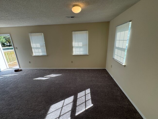 Building Photo - 3 Bedroom House in East Tarboro