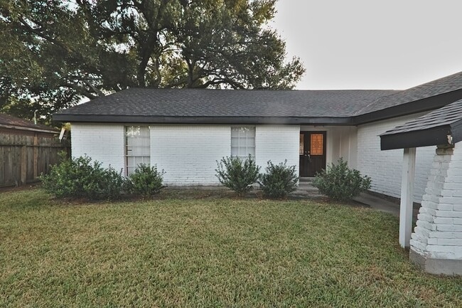 Building Photo - 9243 Friendship Rd