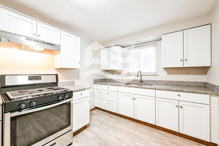 Building Photo - 215 Boston Hollow Rd