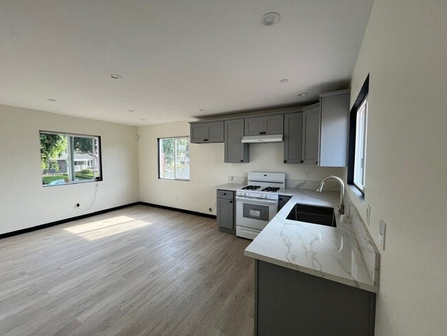 Building Photo - Beatiful and spacious Rental in Montebello for Lease