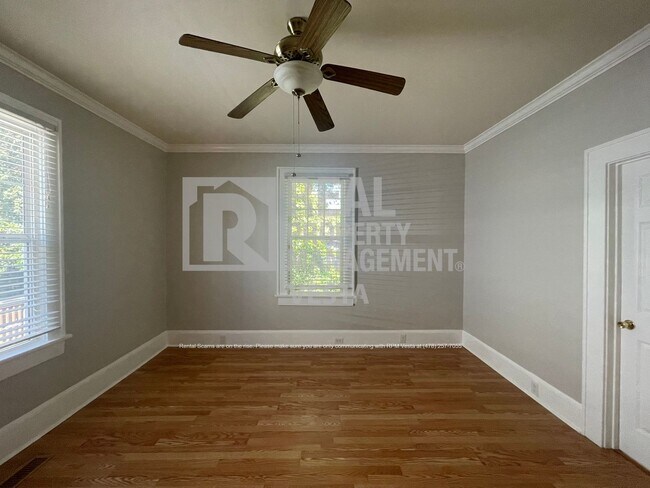 Building Photo - 3241 Ridge Ave