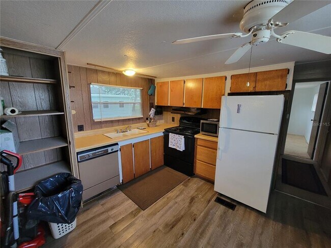 Building Photo - 7513 Highpoint Blvd