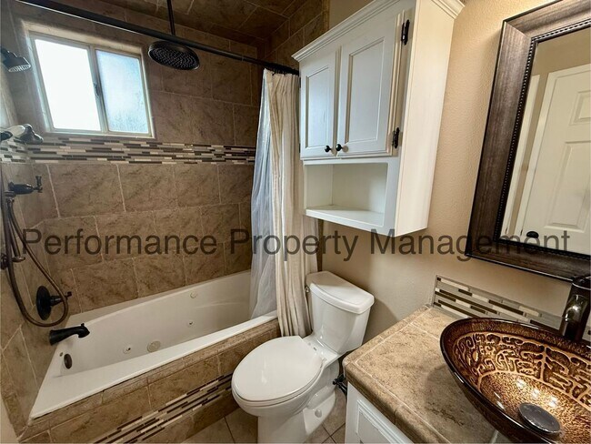 Building Photo - Beautiful 3 Bed/2 Bath Home in Fresno w/ RBP & $0 Deposit Option