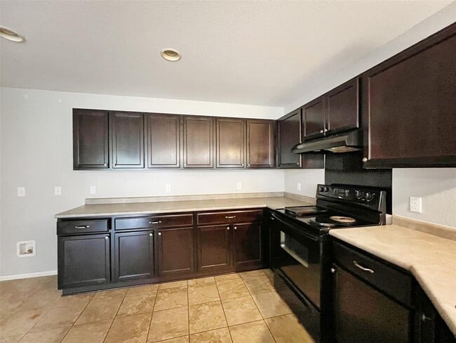 Building Photo - 2107 Outpost Dr