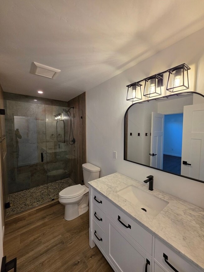 Building Photo - Perfectly remodeled 3BDR/1BA Single-level ...