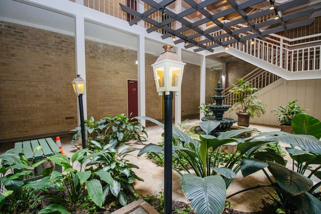 Building Photo - Upscale 1BR/1BA Condo with Balcony & City ...