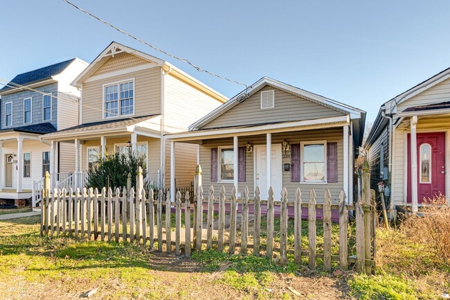 Building Photo - 2214 Perry St