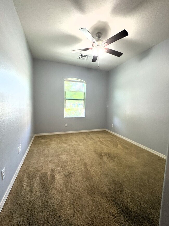 Building Photo - COMING SOON! LYONS GATE 5 BDRM + LOFT W CO...