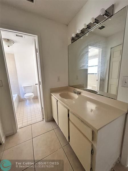 Building Photo - 2205 SW 80th Terrace