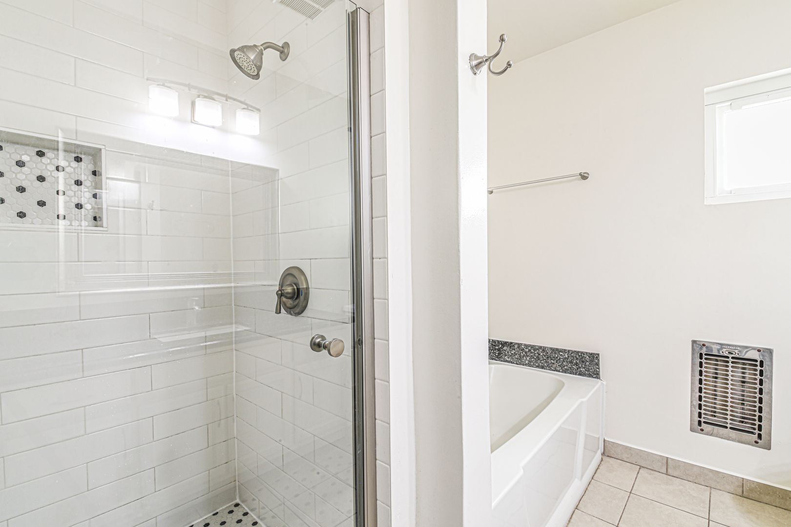 Building Photo - 1801 N Harvard Blvd