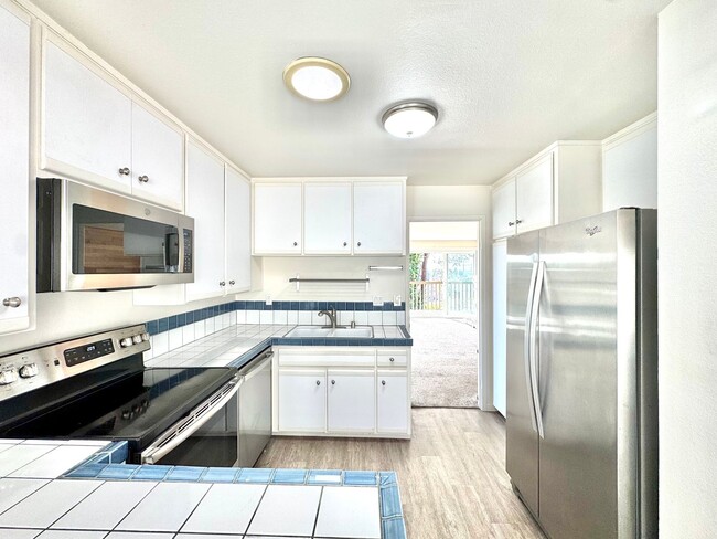 Building Photo - Mid-Century Townhome in Fashion/Mission Valley WEST! 3bd/2ba, garage, laundry, VIEW!