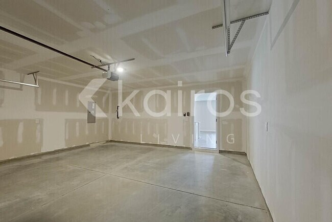 Building Photo - 47 Springdale Rd