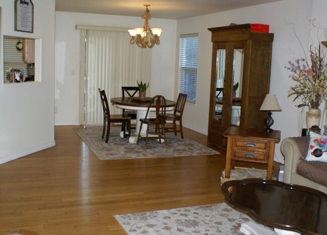 Building Photo - 3245 Chestnut Glen Ln