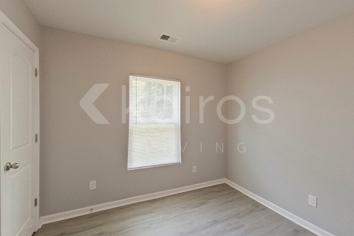 Building Photo - 302 Cedar Ridge