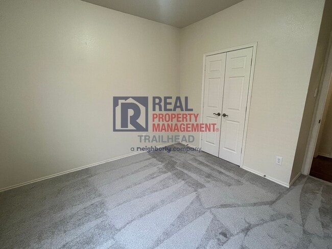Building Photo - Spacious Single Story Home in a Great Location!