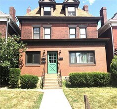 Building Photo - 335 S Evaline St