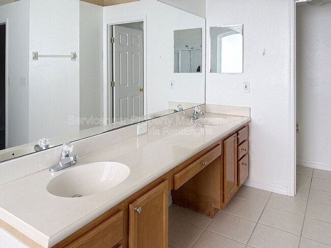 Building Photo - 2500 Trapside Ct