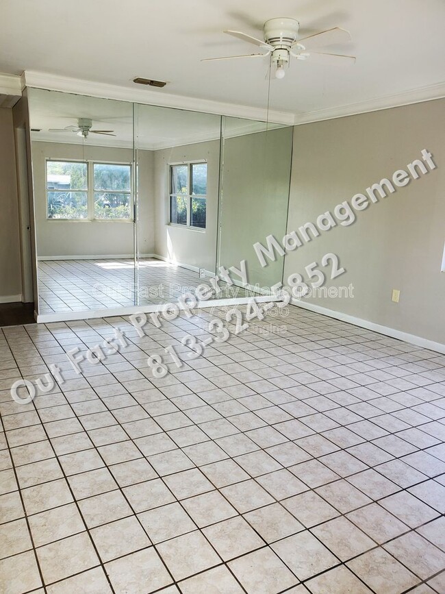 Building Photo - 4811 Drift Tide Dr