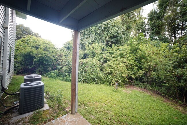 Building Photo - 2555 Chateau Ln
