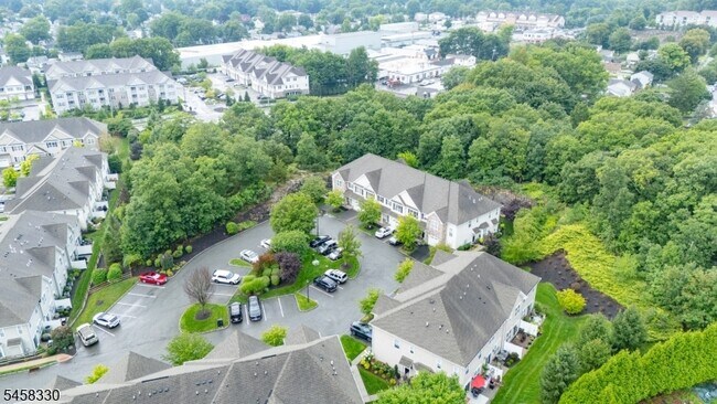 Building Photo - 52 Parkside Dr