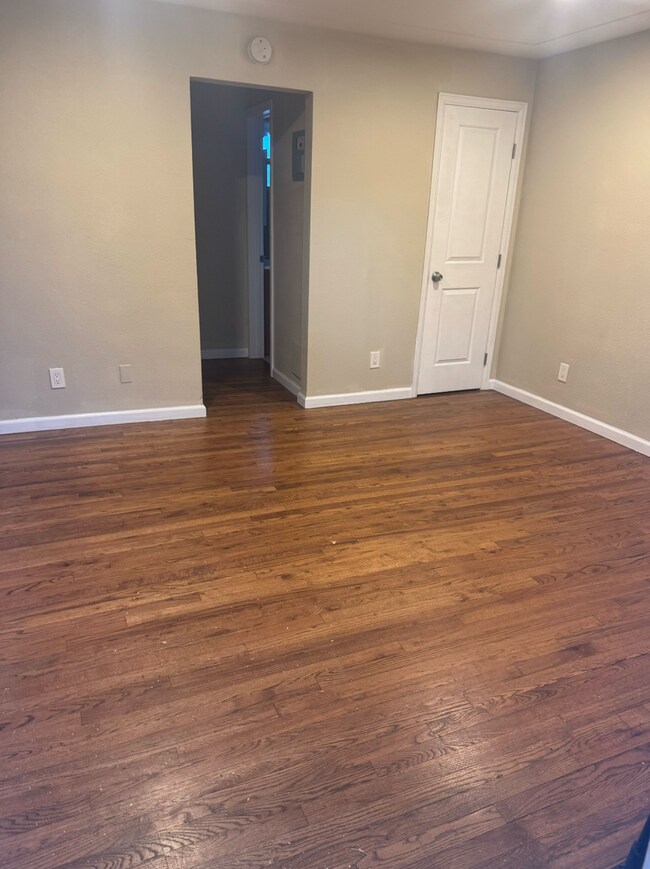 Building Photo - 1435 Otis St