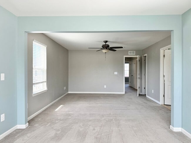 Building Photo - COLONIAL FORGE TOWNHOUSE - STAFFORD (END UNIT)