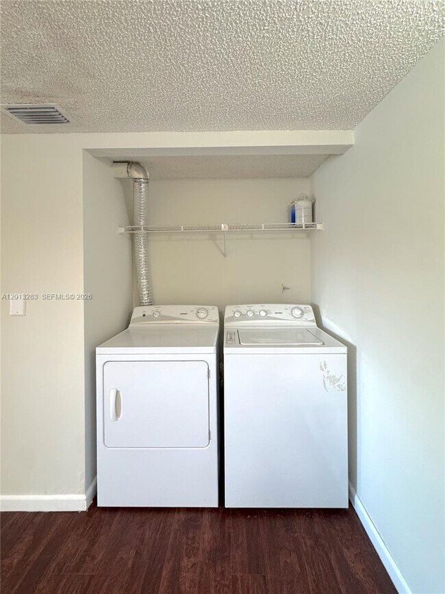 Building Photo - 3610 N 56th Ave