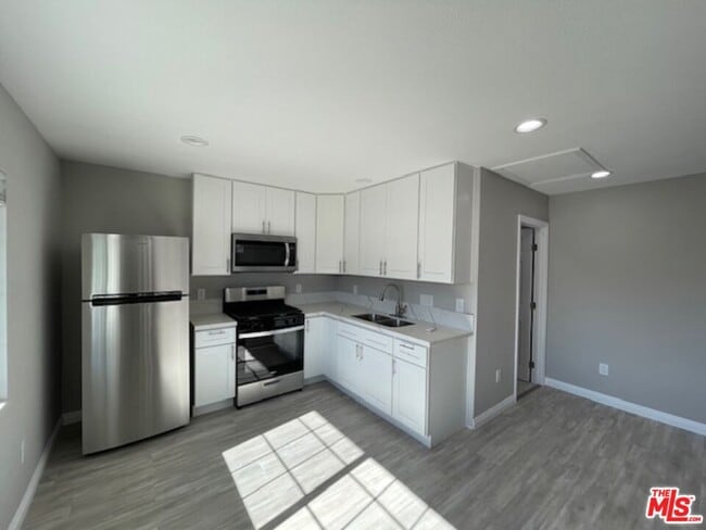 Building Photo - 2615 Elizondo Ave