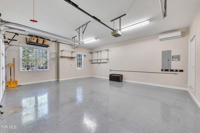 Building Photo - 109 Emerald Chase Cir