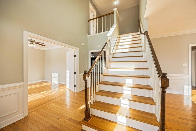 Building Photo - 1114 Rivershyre Dr